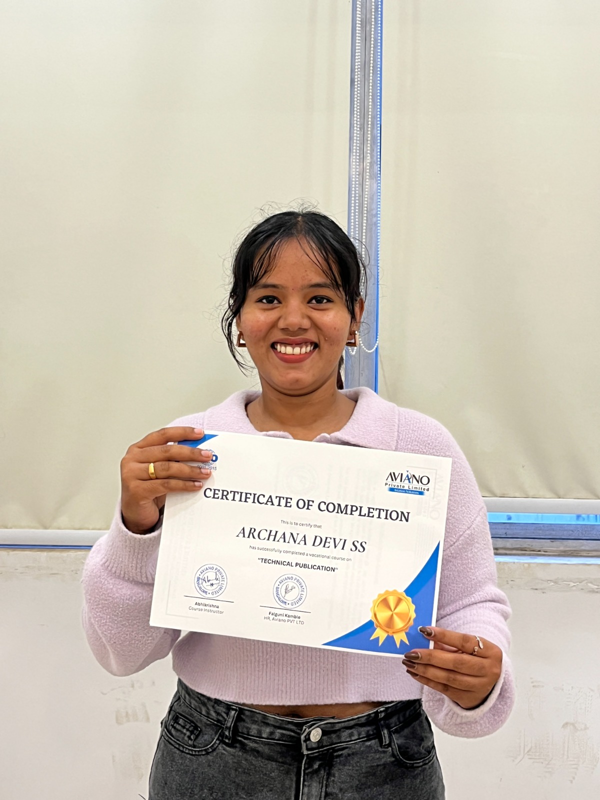 Aviano learner receiving a course completion certificate 3